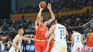 CBA：广厦击败北京迎主场15连胜 博班首秀砍下4分