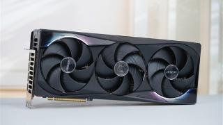 五彩斑斓的黑！技嘉RTX 5080 MASTER显卡图赏