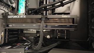 2.5万元买的RTX 5090D升级驱动后变砖！GPU核心可能烧了